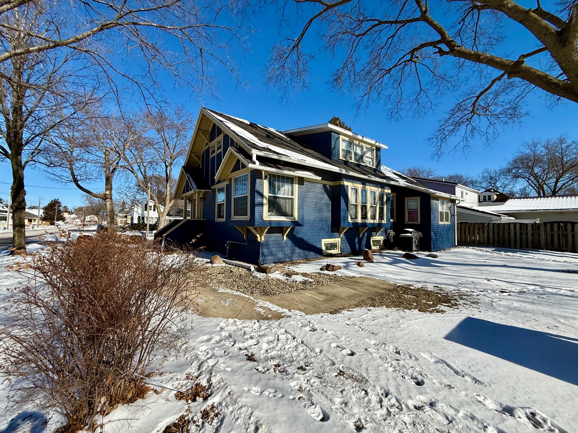 Property thumbnail image